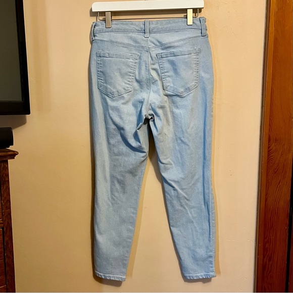 Style & Co - Curvy Skinny Leg - Women’s Jean - Size 4 Petite - Picture 6 of 8